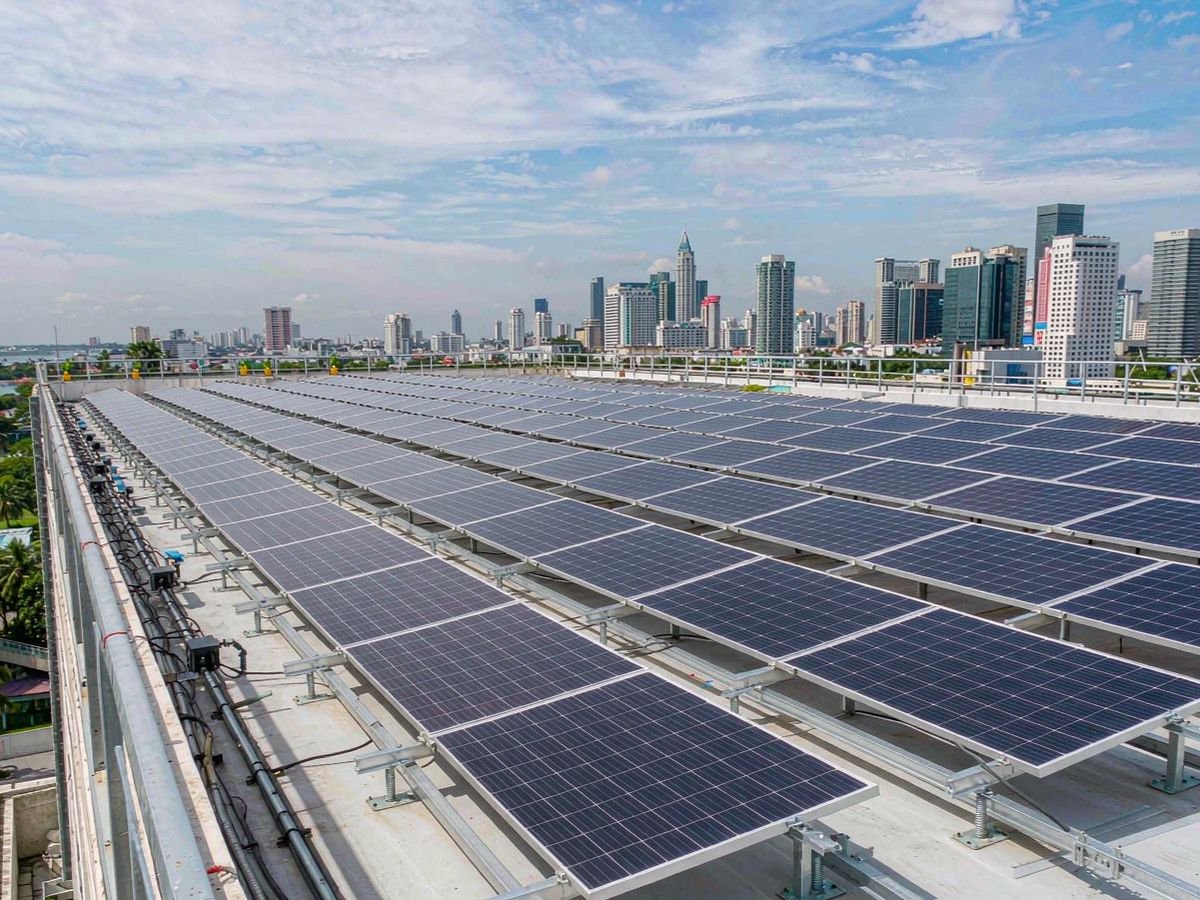 Solar power system price in the Philippines: Manila rooftop solar array with typhoon-rated mounting